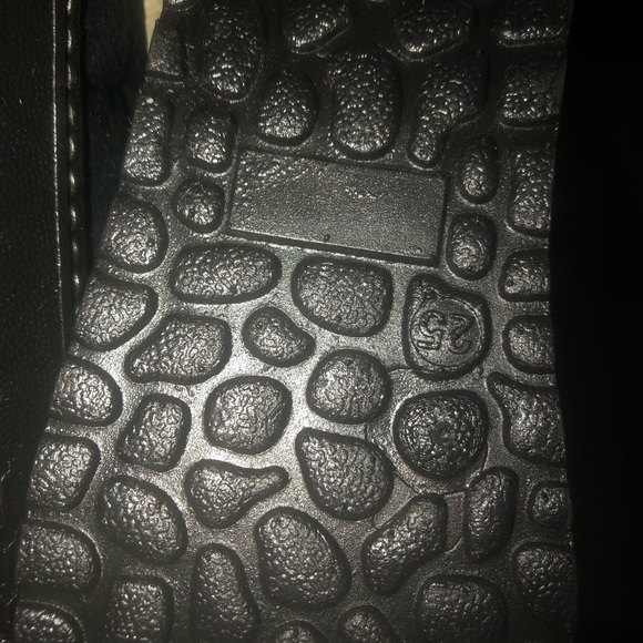 Girls winter boots. Size 25 Euro or 8.5 in us. Never worn. Not in retail box - Picture 5 of 5